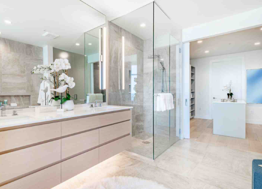 Glass Shower Ideas for a Spacious Look