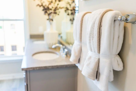Creative Decorative Towels Ideas for Bathrooms