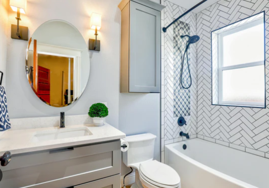 Tiny Bathroom Design Tips That Maximize Space