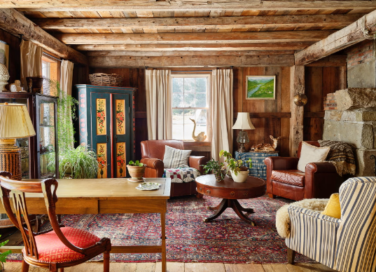 Distressed Wood Furniture for Authentic Farm Mood