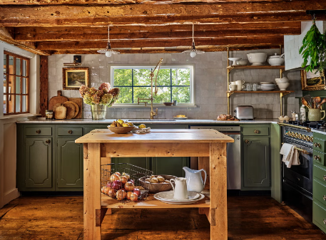 Reclaimed Wood Furniture in Farmhouse Kitchens
