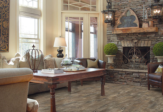 Reclaimed Wood Furniture and Farmhouse Simplicity