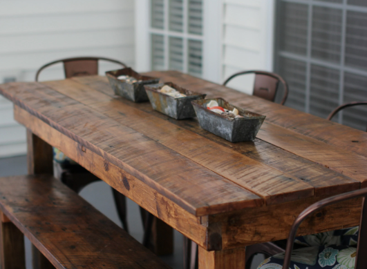 Reclaimed Wood Furniture and Farmhouse Craftsmanship
