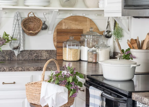 Farmhouse kitchen open shelving with farmhouse decor trends